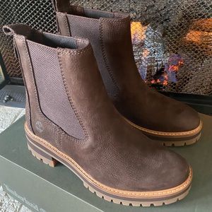 TIMBERLAND WOMEN'S COURMAYEUR VALLEY CHELSEA BOOTS